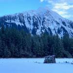 A duck blind and Mt. Bullard as seen from a Dredge Lake trail on Jan. 2. (Courtesy Photo / Denise Carroll)